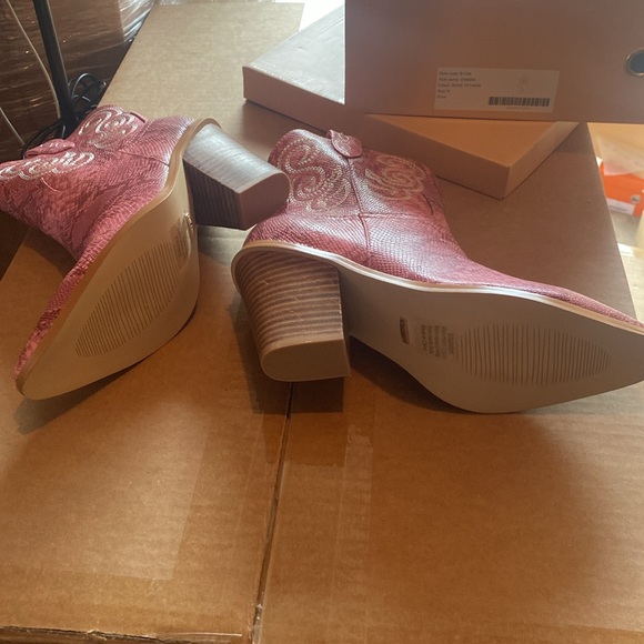 Billini Simara Booties - Pink Snake - Picture 5 of 8